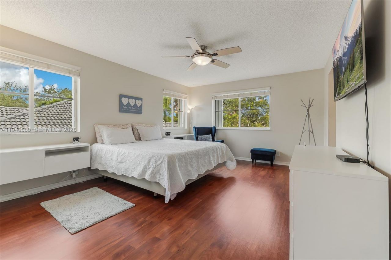 630 Vista Meadows Dr, Weston, FL 33327 Photo