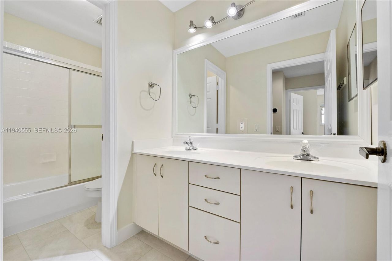 630 Vista Meadows Dr, Weston, FL 33327 Photo