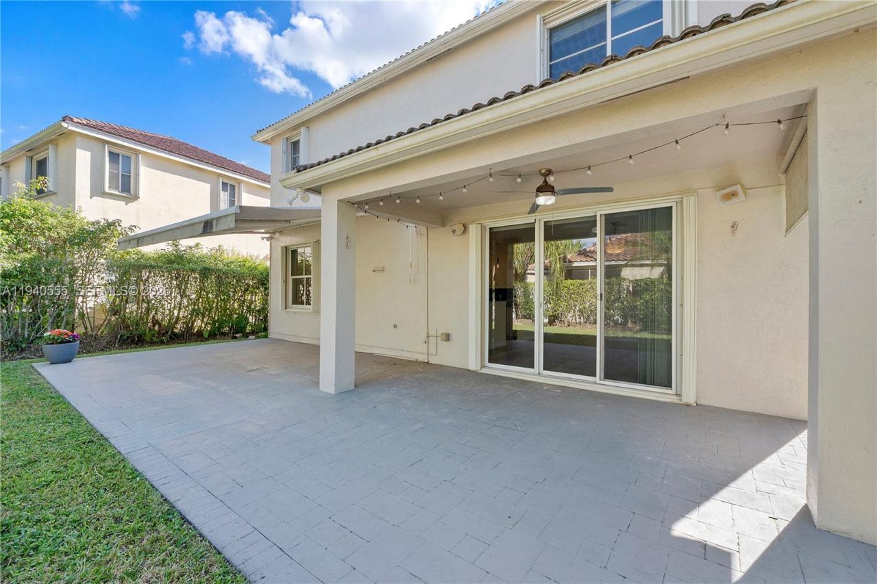 630 Vista Meadows Dr, Weston, FL 33327 Photo
