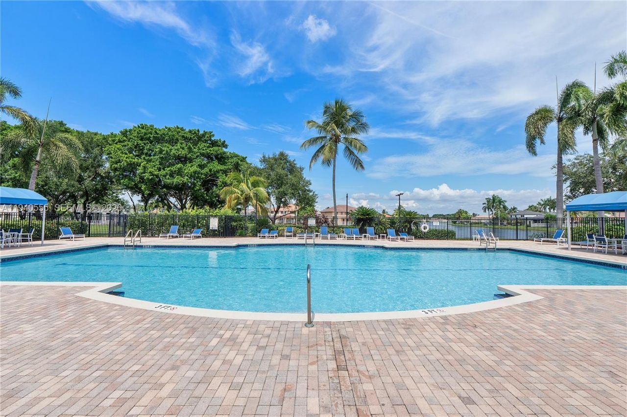 630 Vista Meadows Dr, Weston, FL 33327 Photo