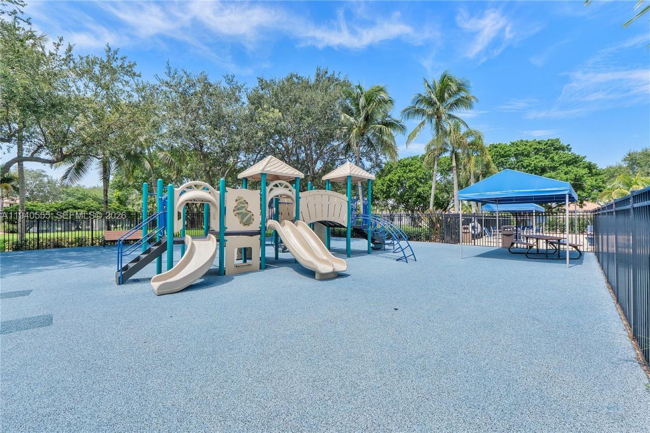 630 Vista Meadows Dr, Weston, FL 33327 Photo