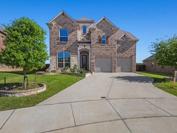 417 Burberry Drive, Grand Prairie, TX 75052