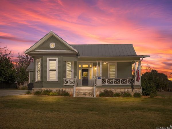 1006 High, Comfort, TX 78013