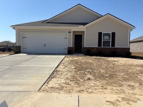 7933 ROYSTER CREEK DR E, Millington, TN 38053