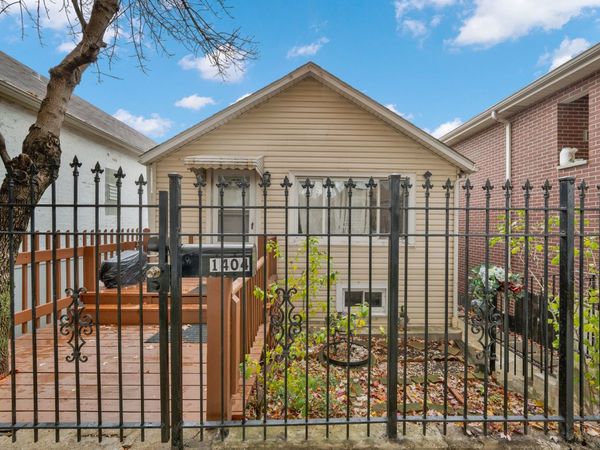 1404 W FULLER Street, Chicago, IL 60608