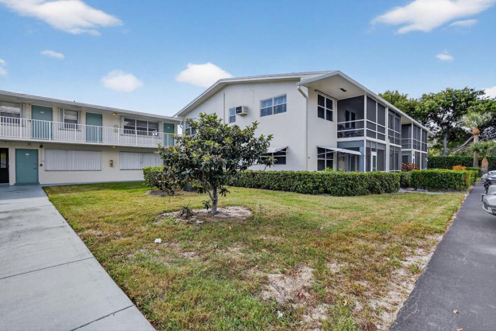 480 Horizons W, Unit 104, Boynton Beach, FL 33435 Photo