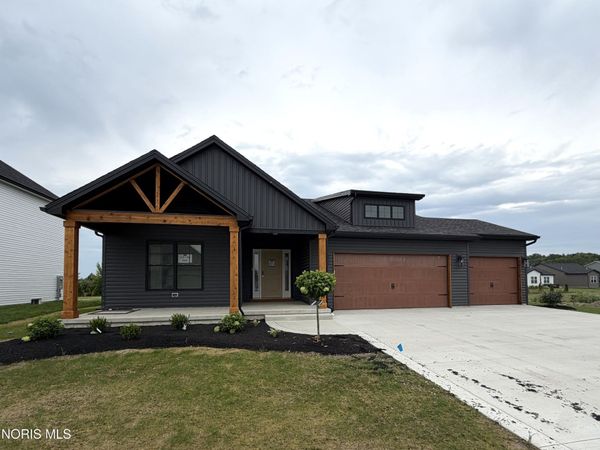 5048 Magnolia Drive, Oregon, OH 43616