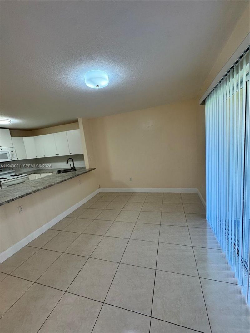 8851 NW 119th St, Unit 5108, Hialeah Gardens, FL 33018 Photo