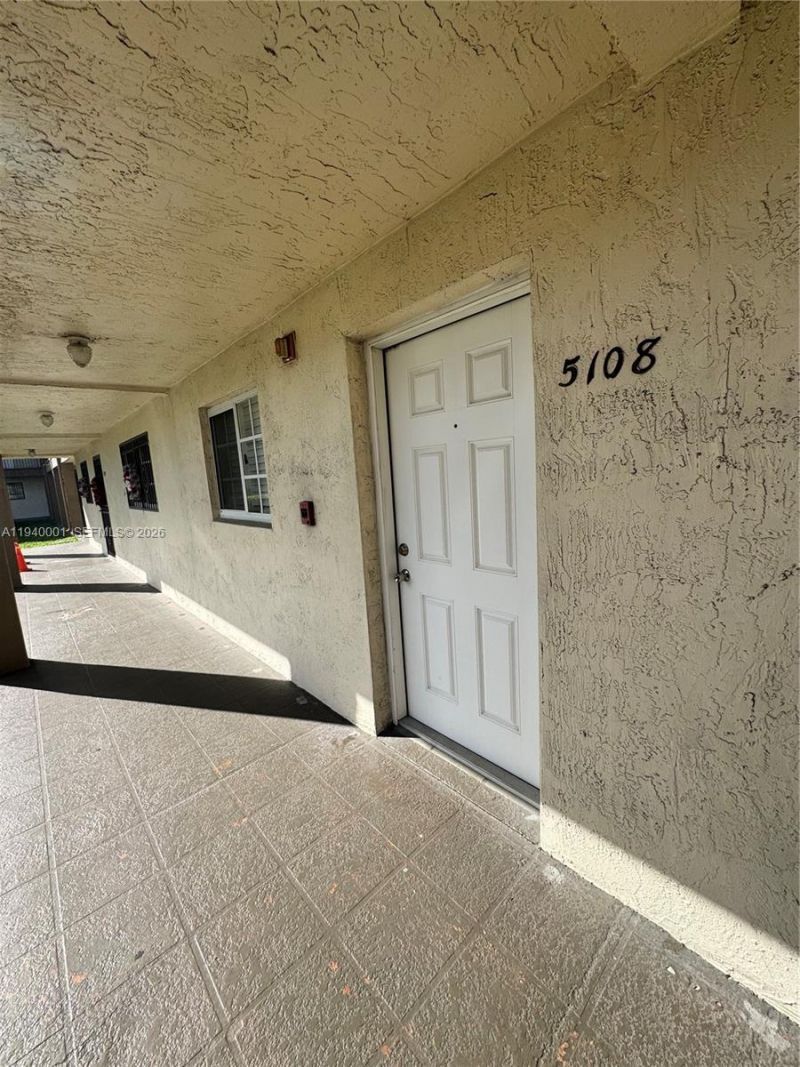 8851 NW 119th St, Unit 5108, Hialeah Gardens, FL 33018 Photo