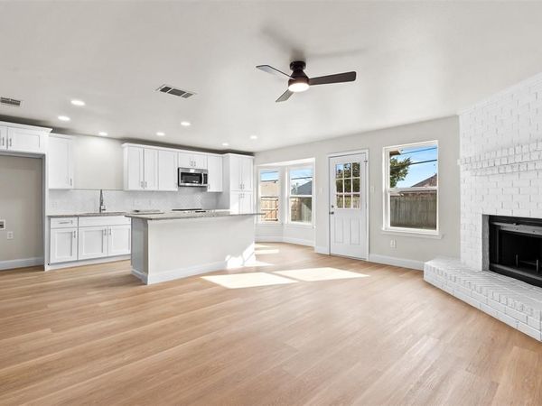 6524 Kary Lynn Drive S, Watauga, TX 76148