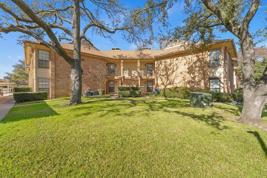 16301 Ledgemont Lane, Unit 109, Addison, TX 75001 Main Photo