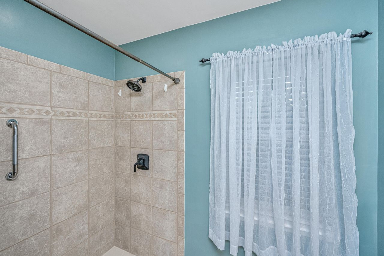 47 Wolk Drive Photo 17