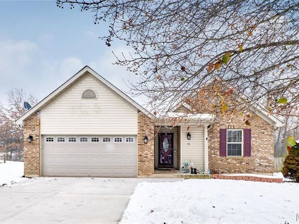 50 Village Circle Drive, Winfield, MO 63389