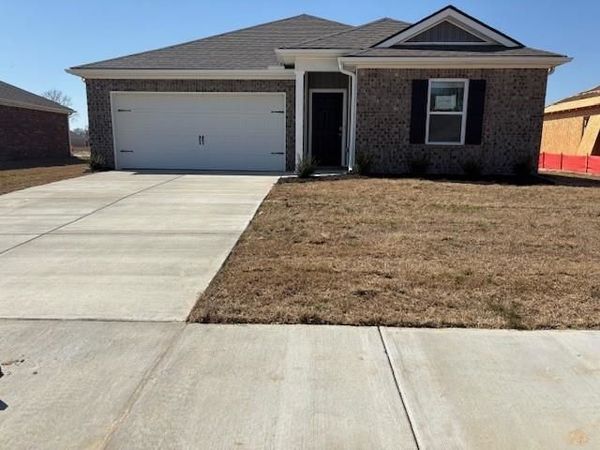 7943 ROYSTER CREEK DR E, Millington, TN 38053