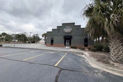 10435 N Kings Hwy. photo 4