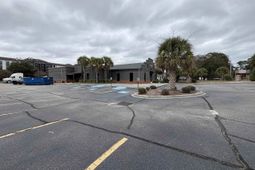 10435 N Kings Hwy. photo 4