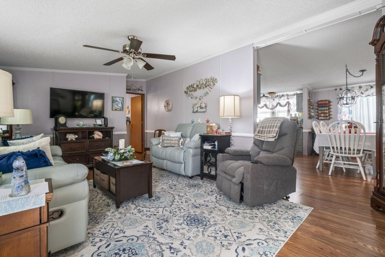 525 Folly Estates Dr. Photo 9