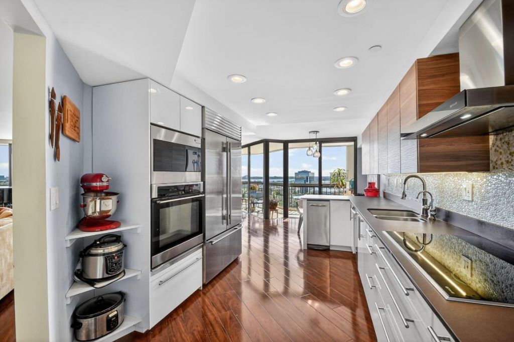 1900 Consulate Place, Unit 1603, West Palm Beach, FL 33401 Photo