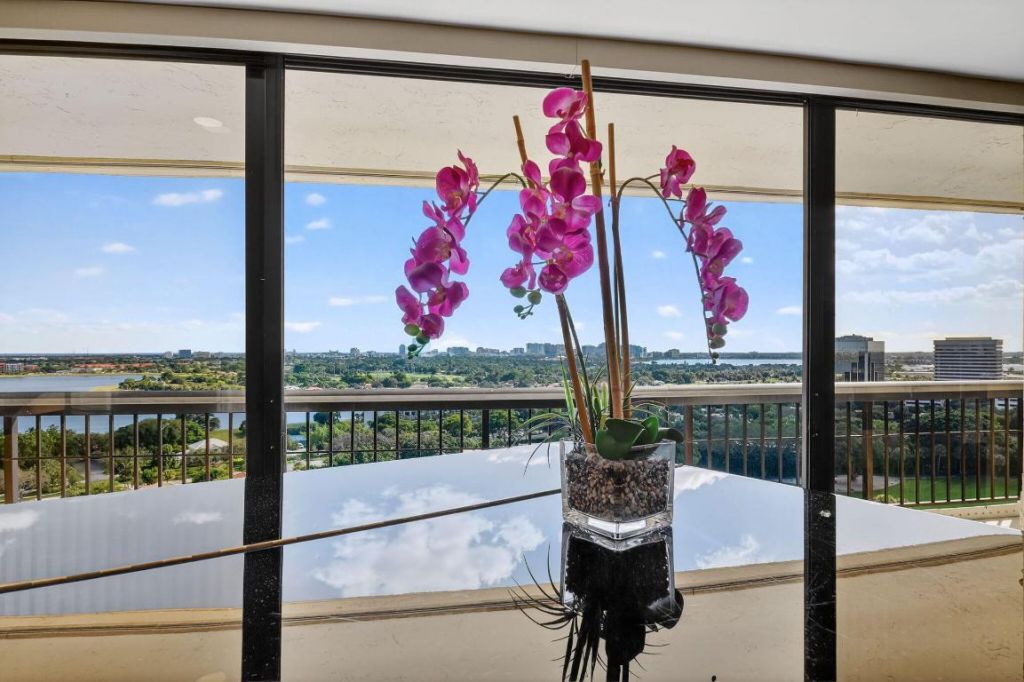 1900 Consulate Place, Unit 1603, West Palm Beach, FL 33401 Photo