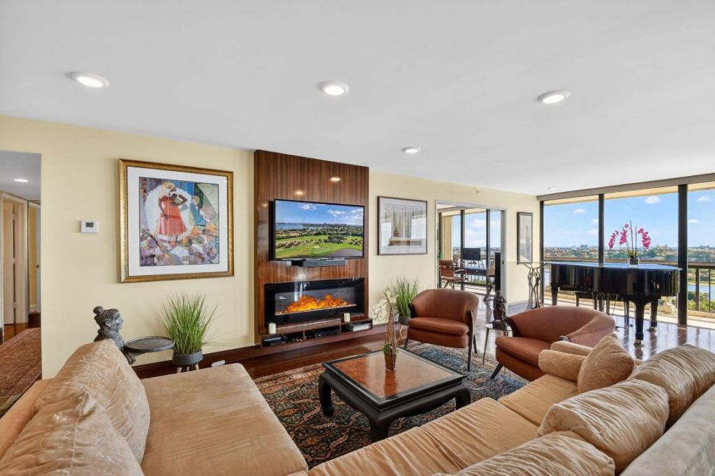 1900 Consulate Place, Unit 1603, West Palm Beach, FL 33401 Photo