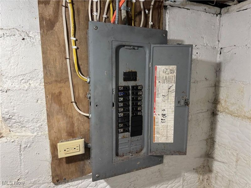 520 Ardella Avenue, Akron, OH 44306 Photo 37