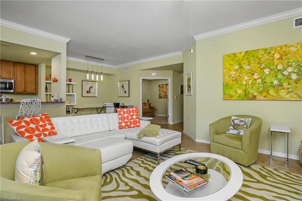 9832 Venezia Cir, Unit 1013, Naples, FL 34113 Photo