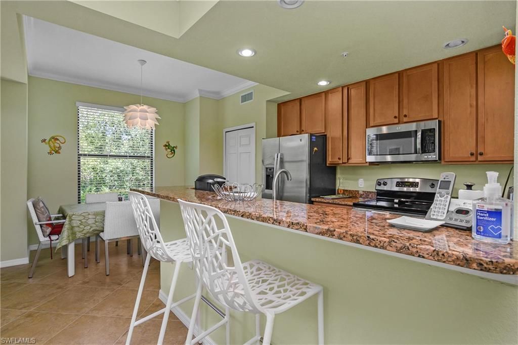 9832 Venezia Cir, Unit 1013, Naples, FL 34113 Photo