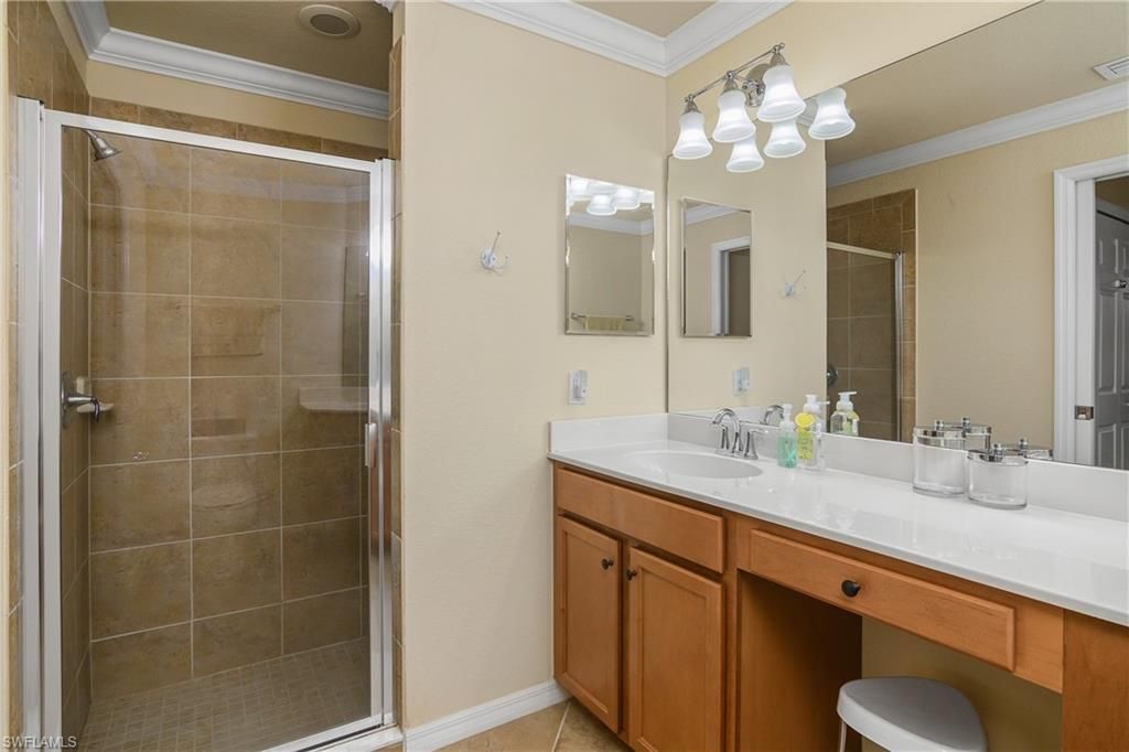 9832 Venezia Cir, Unit 1013, Naples, FL 34113 Photo