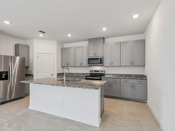 7774 CAHILL Lane, Jacksonville, FL 32219