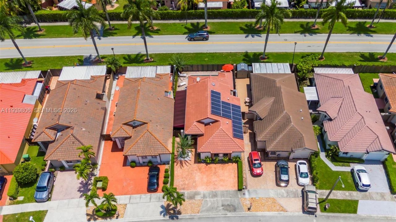 945 NW 132nd Ave W , Miami, FL 33182 Photo