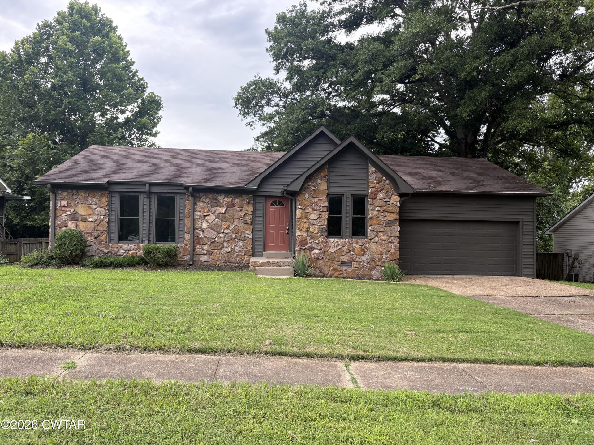32 Emerson Drive, Jackson, TN 38305 Main Photo