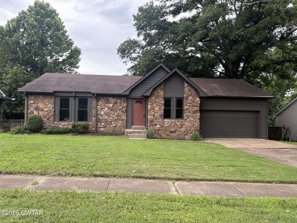 32 Emerson Drive, Jackson, TN 38305