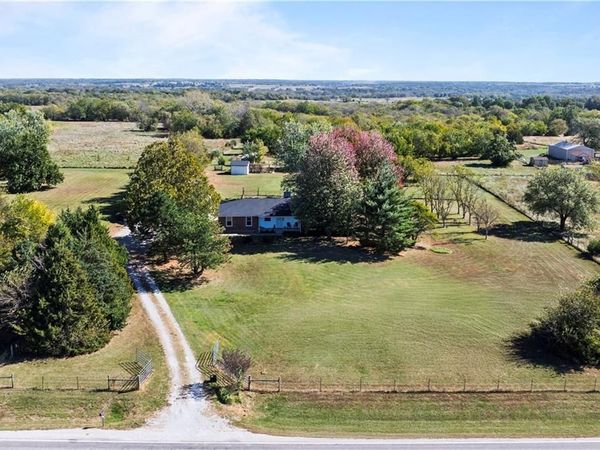 28431 Woodland Road, Paola, KS 66071