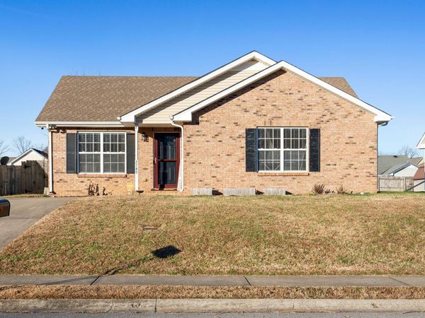 2789 Russet Ridge Dr, Clarksville, TN 37040