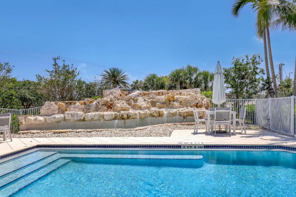 109 Royal Palm Circle, Tequesta, FL 33469 Photo