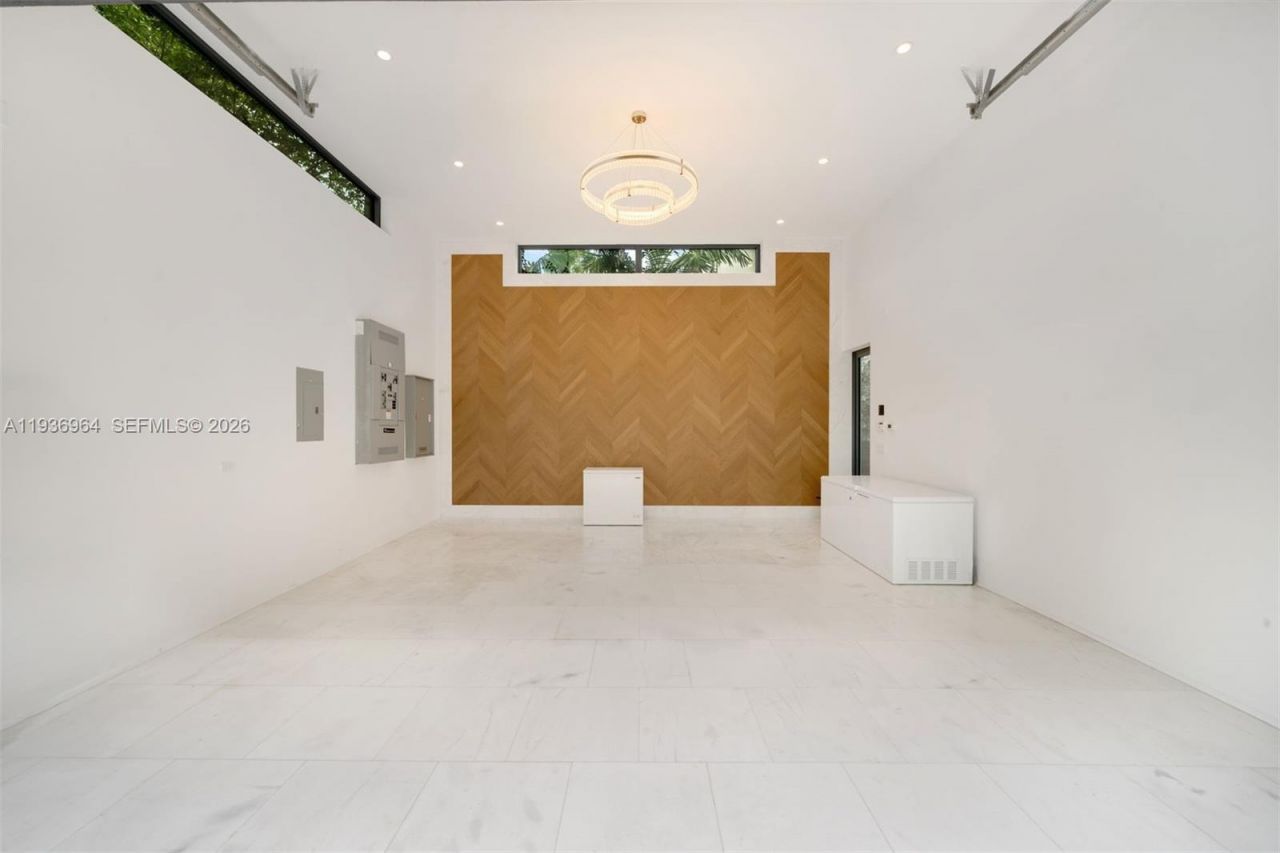 503 E Dilido Dr, Miami Beach, FL 33139 Photo