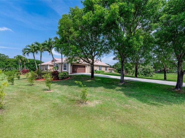 12851 Luray Rd, Southwest Ranches, FL 33330