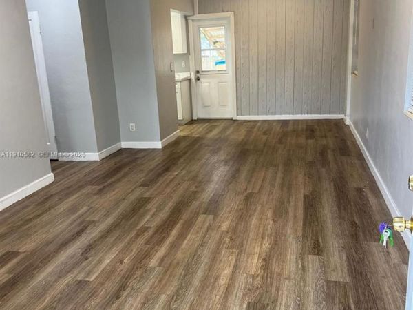 130 NE 171st Ter , Miami, FL 33162