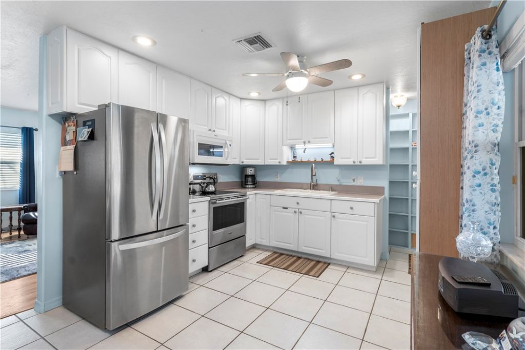 637 Roseland Road, Sebastian, FL 32958 Photo