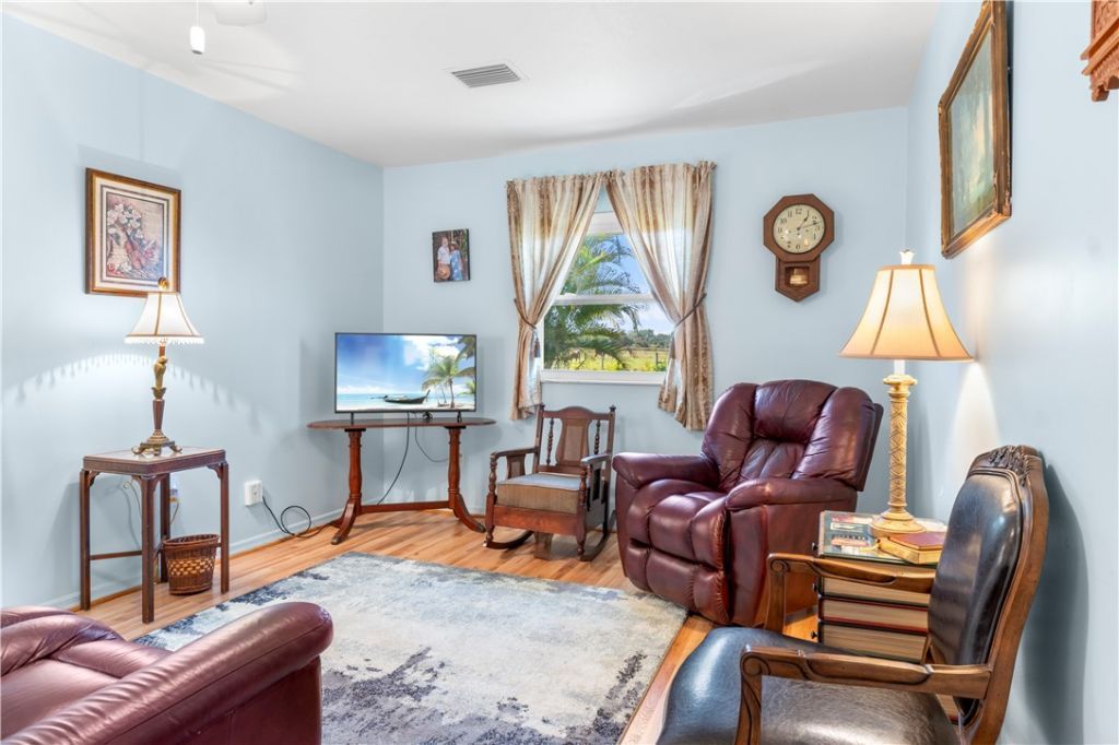 637 Roseland Road, Sebastian, FL 32958 Photo