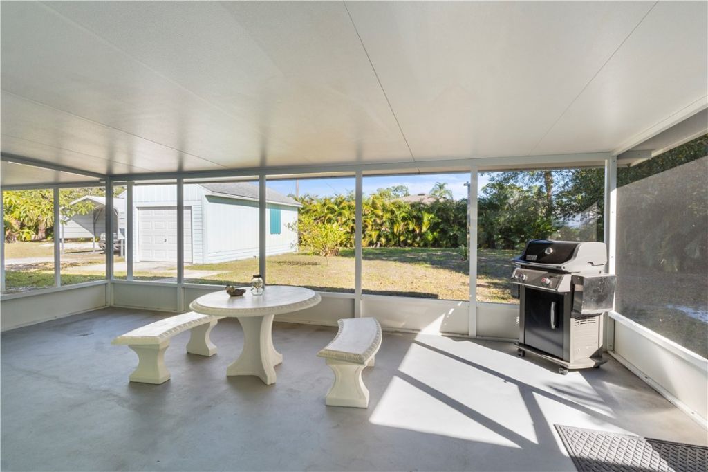 637 Roseland Road, Sebastian, FL 32958 Photo