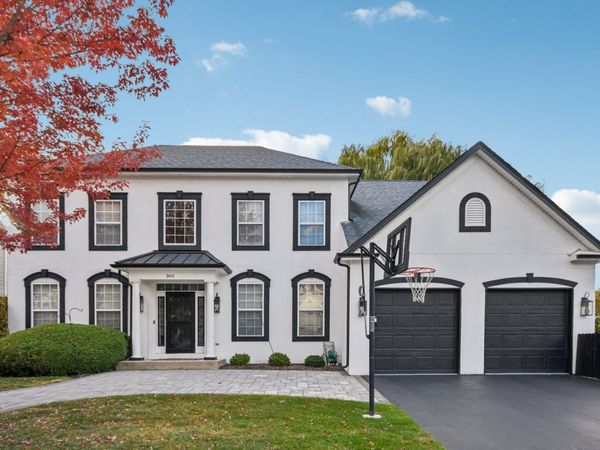 34115 N Wooded Glen Drive, Grayslake, IL 60030