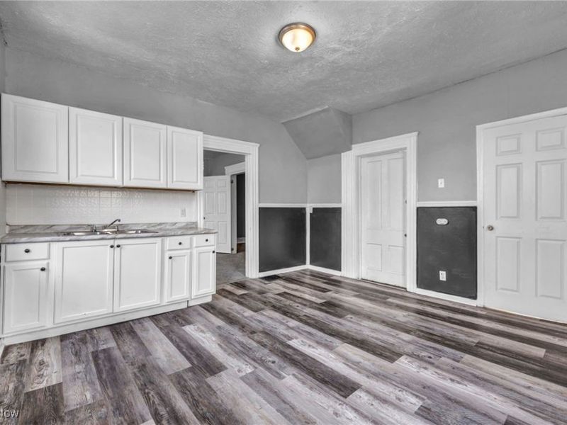 3124 W 11th Place, Cleveland, OH 44109 Photo 5