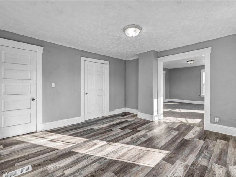 3124 W 11th Place, Cleveland, OH 44109 Photo 9