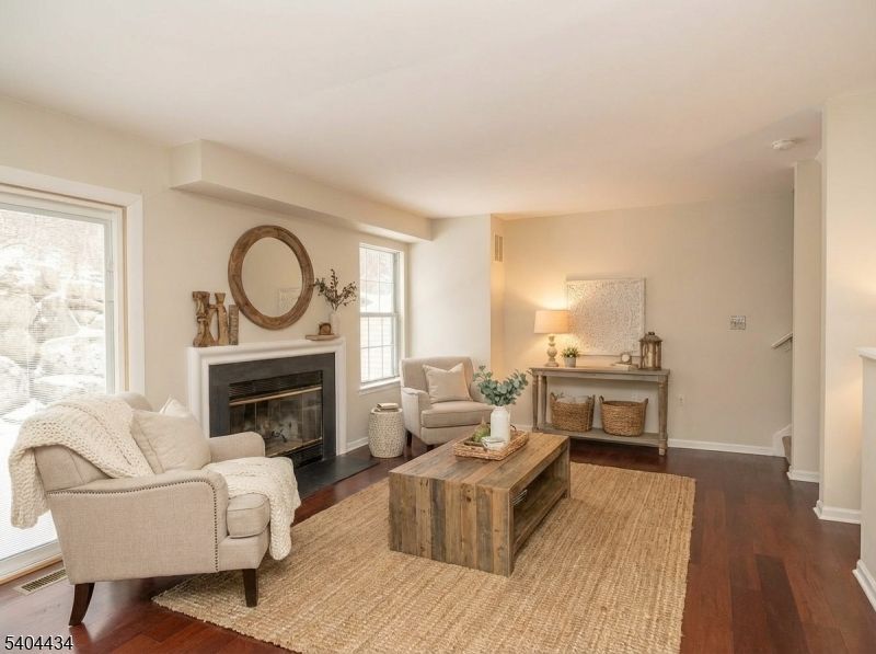 5 Rushmore Ln, Allamuchy, NJ 07840 Main Photo