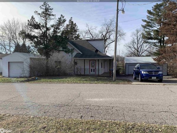 421 S 8th St Street S, Albia, IA 52531