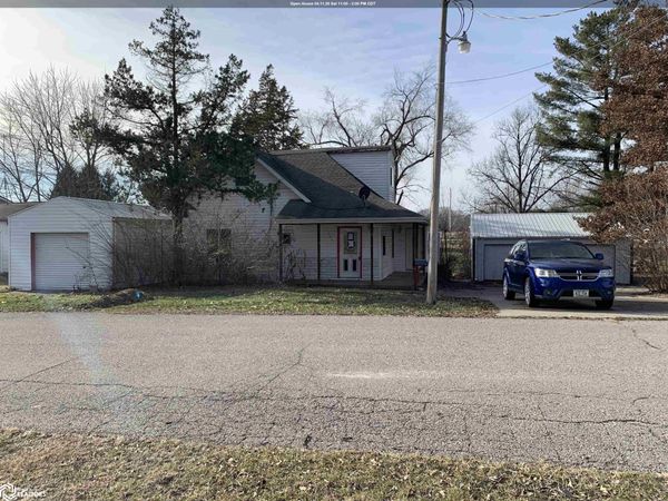 421 S 8th St Street S, Albia, IA 52531