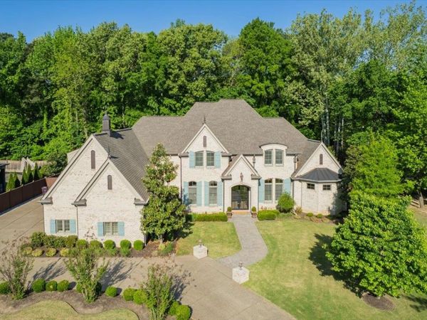 547 LAMBS BROOK LN, Collierville, TN 38017