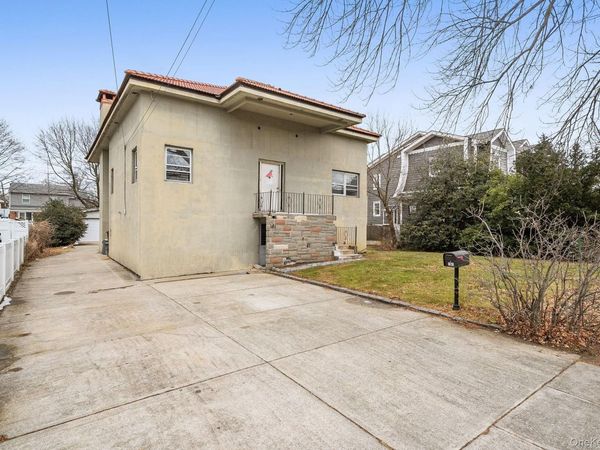 181 Walnut Street, Lynbrook, NY 11563