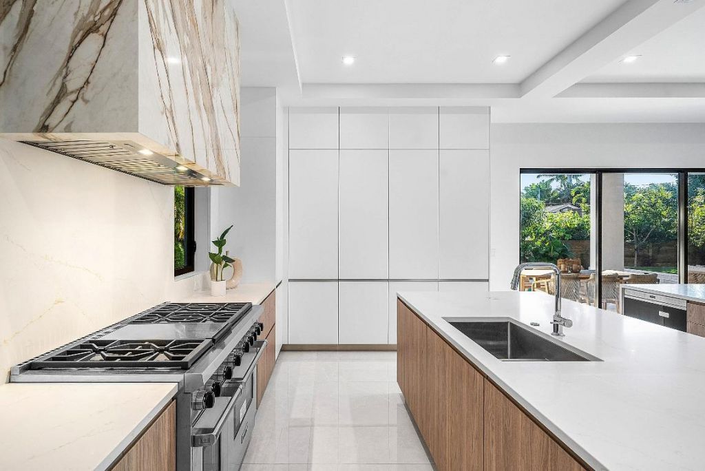 258 33rd Court, West Palm Beach, FL 33407 Photo